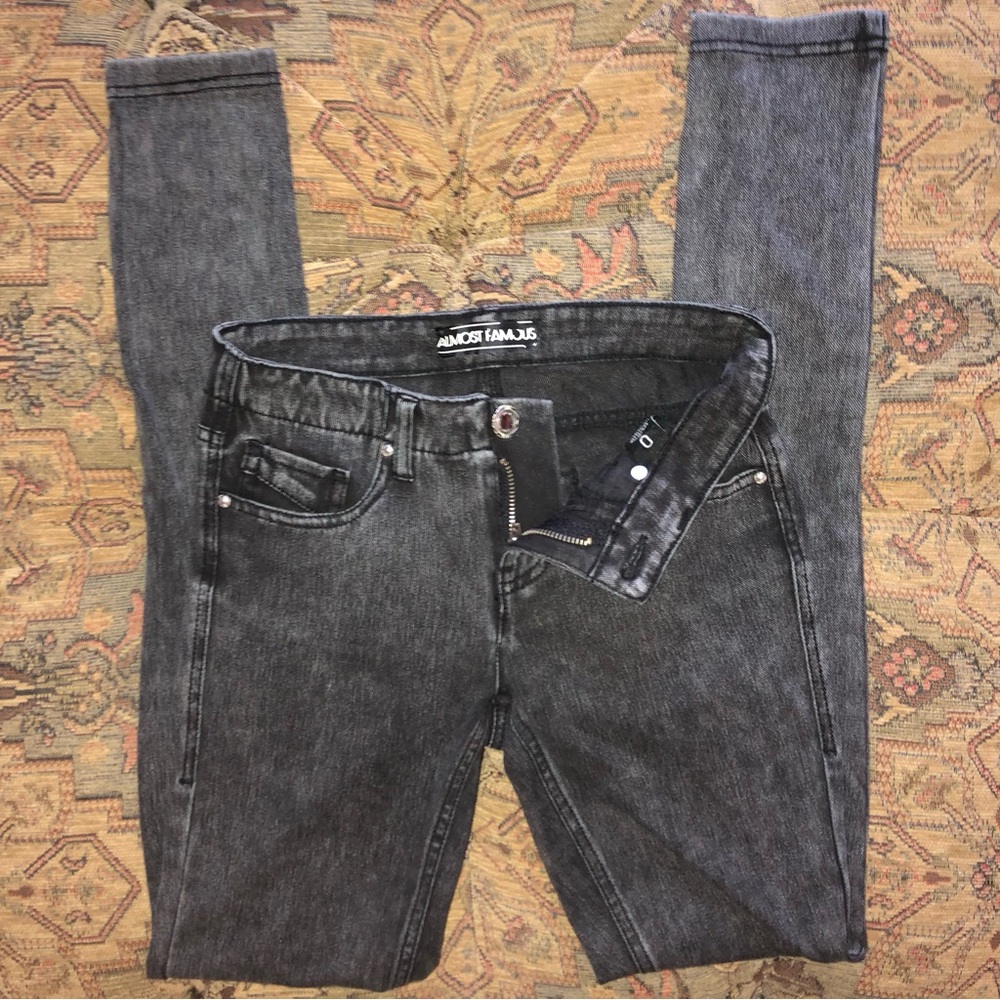 Almost Famous Gray Knit Jegging Size 0